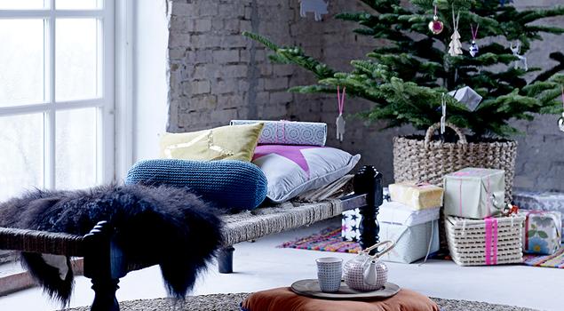 Choinka w stylu skandynawskim, świąteczne aranżacje salonu